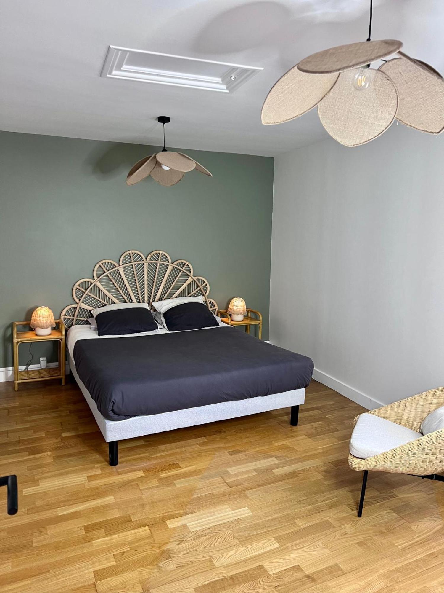 Grand Appartement Ultra Moderne Plein Centre, Plage A Pieds, Avec Parking 孔卡尔诺 外观 照片