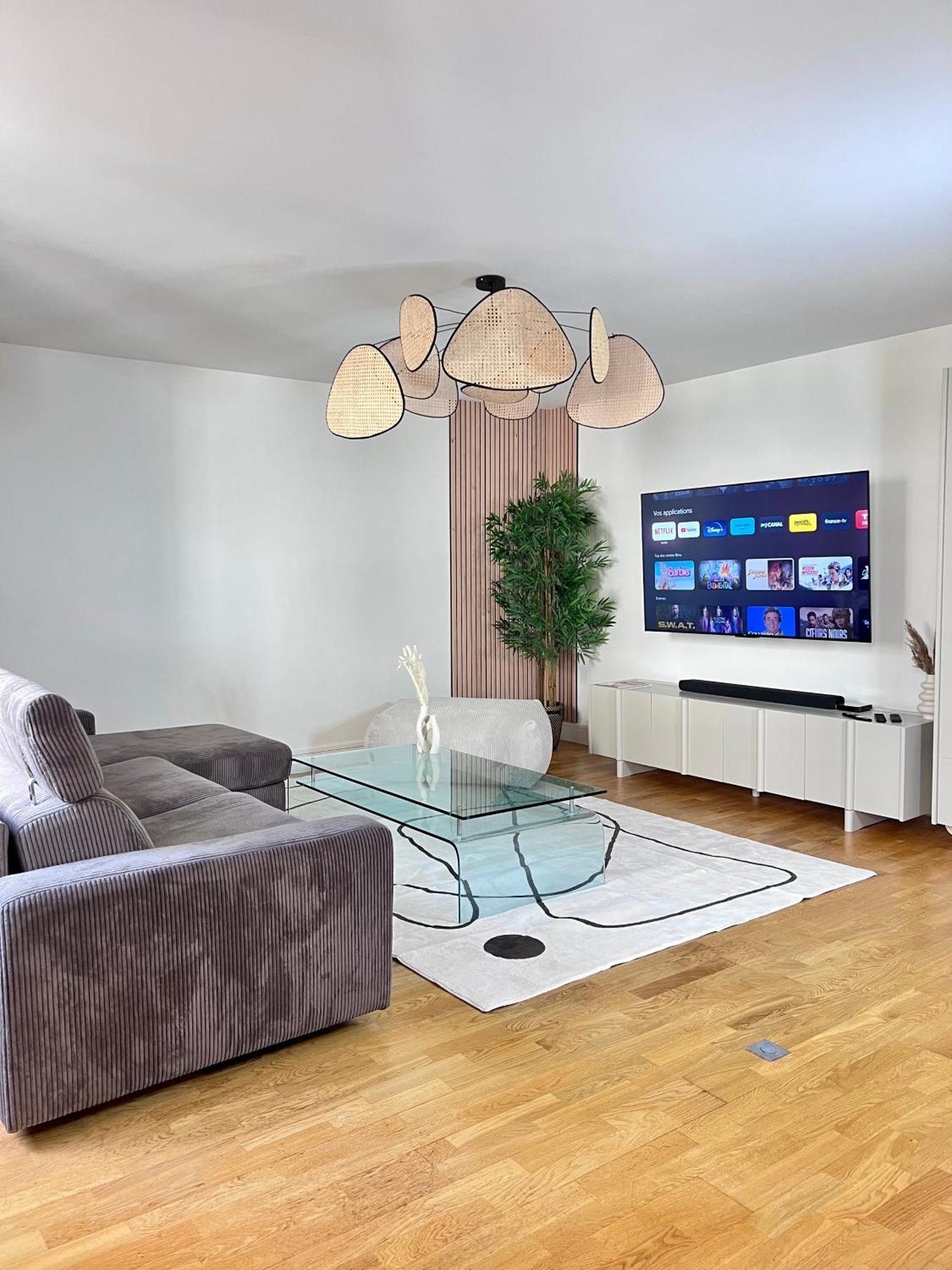 Grand Appartement Ultra Moderne Plein Centre, Plage A Pieds, Avec Parking 孔卡尔诺 外观 照片