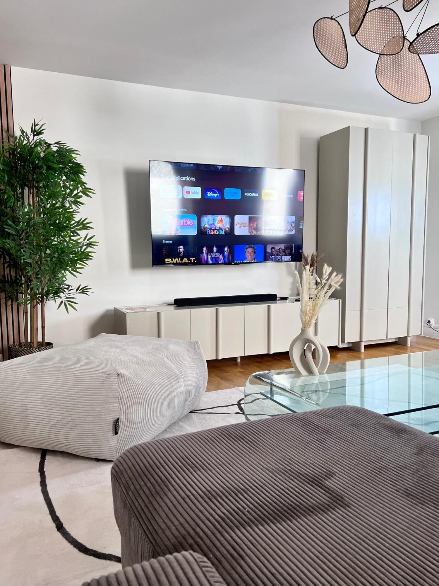 Grand Appartement Ultra Moderne Plein Centre, Plage A Pieds, Avec Parking 孔卡尔诺 外观 照片