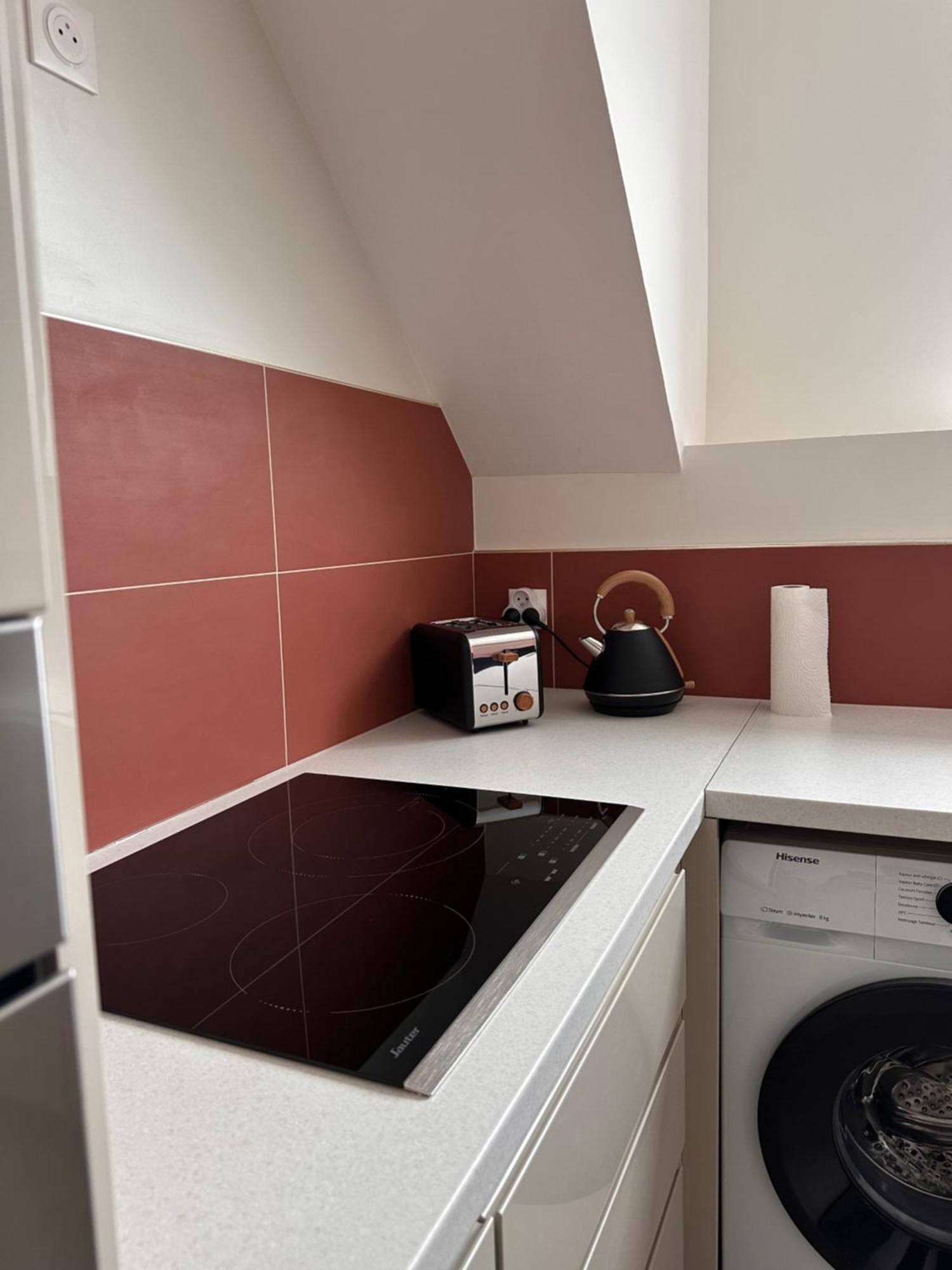 Grand Appartement Ultra Moderne Plein Centre, Plage A Pieds, Avec Parking 孔卡尔诺 客房 照片